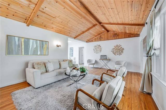 Valley Village, CA 91601,11653 Weddington ST