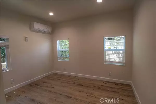 Los Angeles, CA 90029,1127 1/4 Manzanita ST