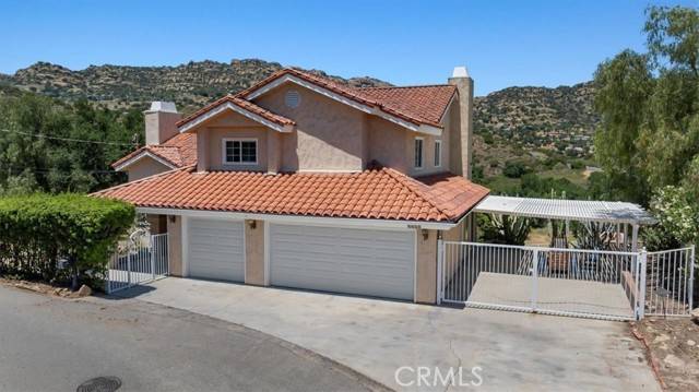 West Hills, CA 91304,8838 Chatlake DR
