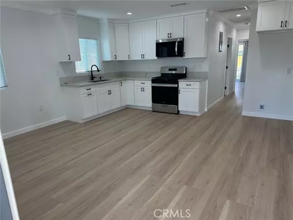 San Fernando, CA 91340,617 S Brand BLD