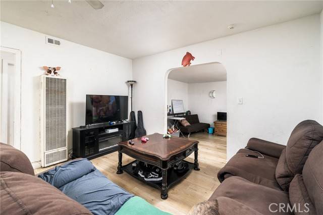 Fontana, CA 92335,15017 Hibiscus AVE