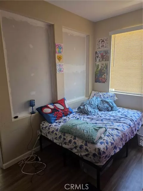 Lake Elsinore, CA 92530,300 Date ST