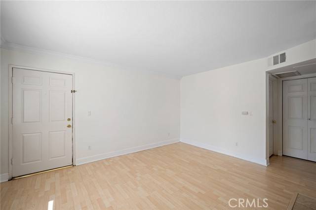 Van Nuys, CA 91406,7045 Woodley AVE 212