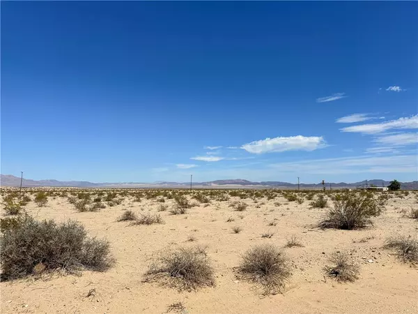 11 Cadiz DR, Twentynine Palms, CA 92277
