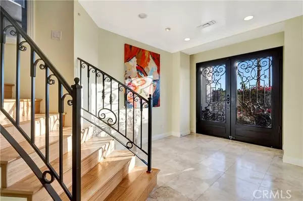 Woodland Hills, CA 91364,5250 Calatrana DR