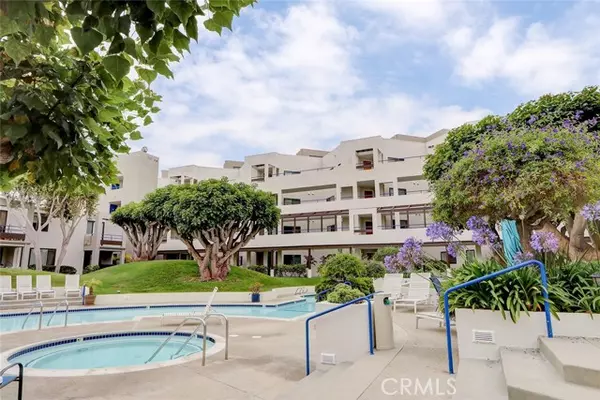 Redondo Beach, CA 90277,510 The Village 203