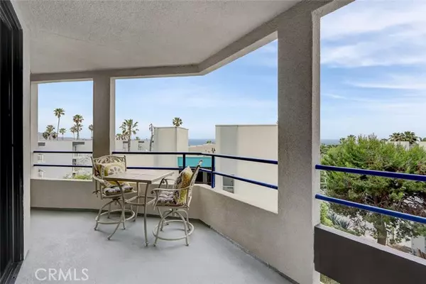 Redondo Beach, CA 90277,510 The Village 203