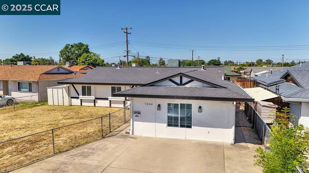 Sacramento, CA 95828,7044 LINWOOD  WAY