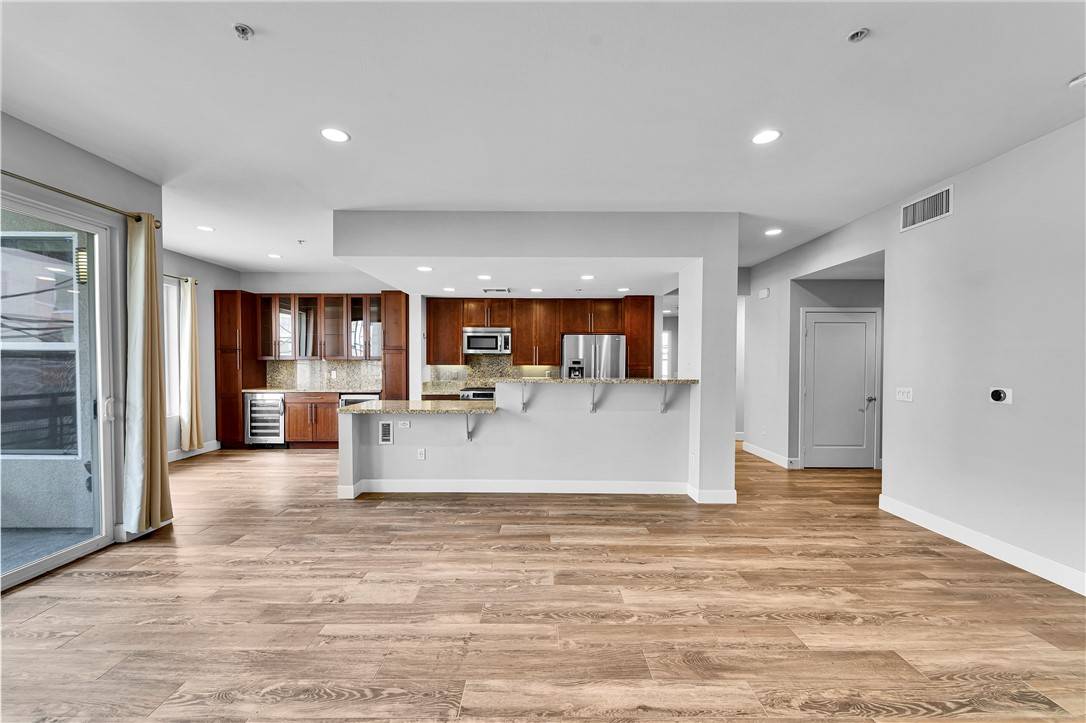 Long Beach, CA 90802,300 E 4th ST 204