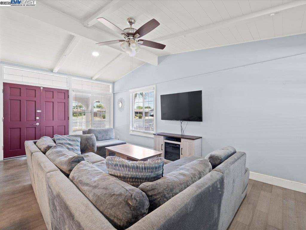 Hayward, CA 94545,2758 Sleepy Hollow Ave