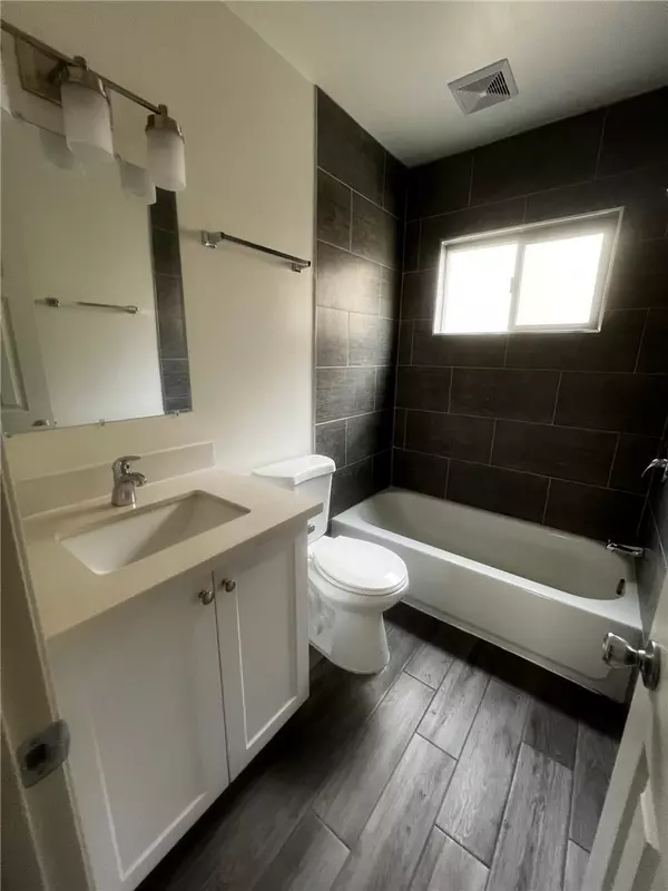 Los Angeles, CA 90038,5434 Sierra Vista AVE 22