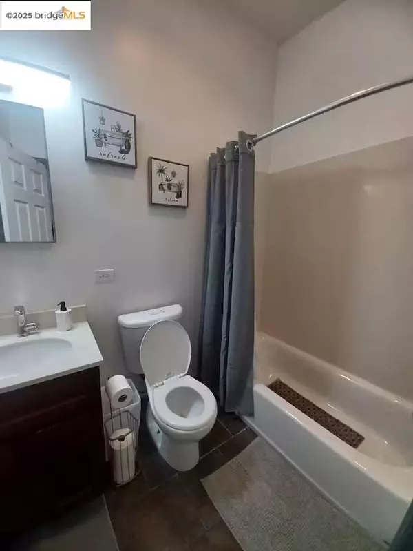 Oakland, CA 94612,734 25Th St