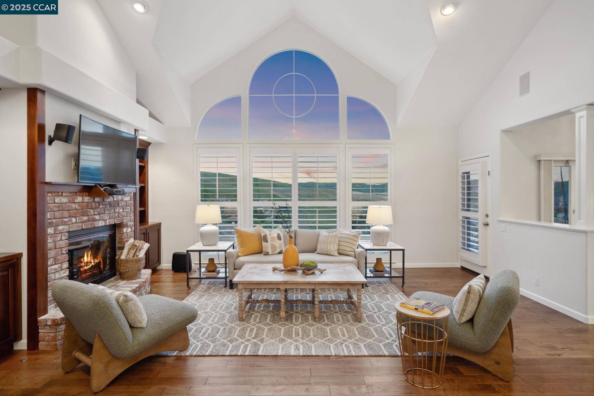 460 Silver Hollow DR, Walnut Creek, CA 94598