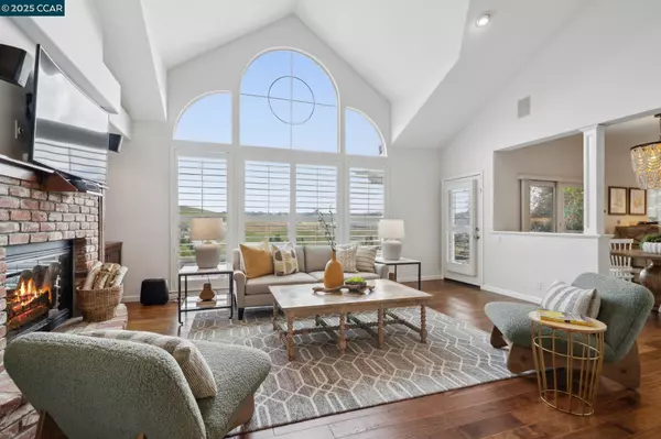 Walnut Creek, CA 94598,460 Silver Hollow DR