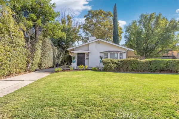 Pasadena, CA 91104,1562 N Lake AVE