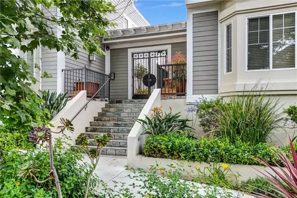 Valley Village, CA 91607,5101 Whitsett AVE 105