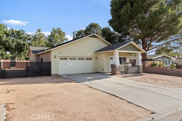 350 E Nugent ST, Lancaster, CA 93535