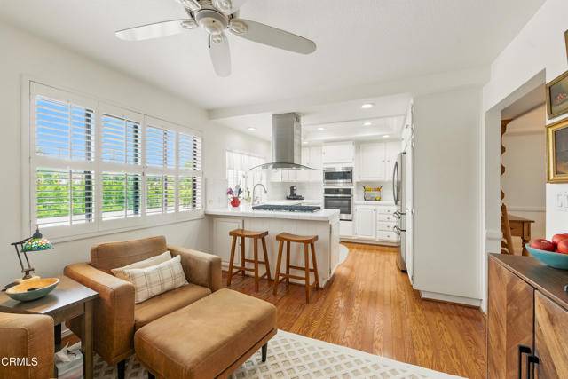 18751 Hatteras ST 13, Tarzana, CA 91356