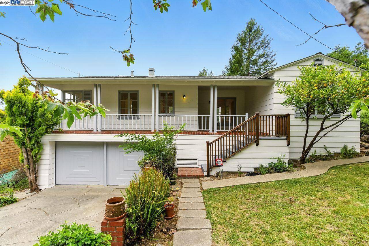 6175 Aspinwall Rd, Oakland, CA 94611