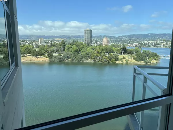 Oakland, CA 94612,1 Lakeside Dr 821