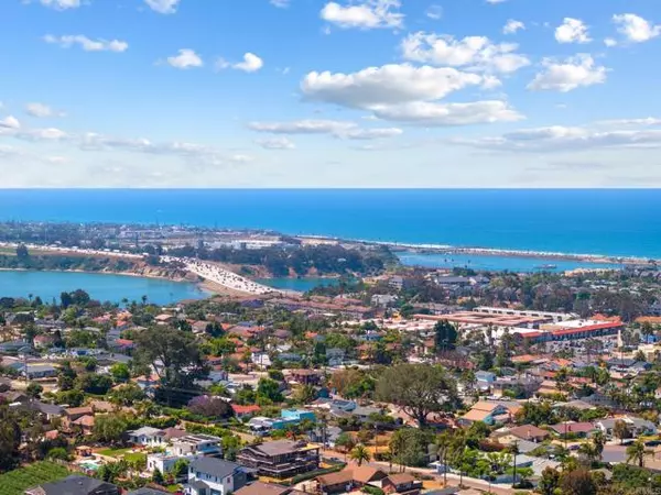 Carlsbad, CA 92008,1565 Chestnut AVE