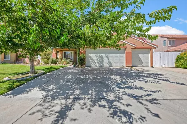 2825 W Newgrove ST, Lancaster, CA 93536