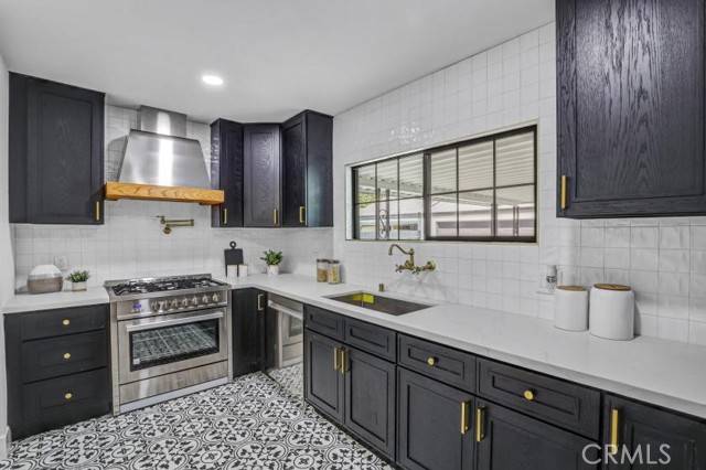 Santa Ana, CA 92706,2327 Bonnie Brae