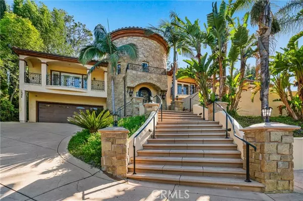 Tarzana, CA 91356,19554 Wells DR