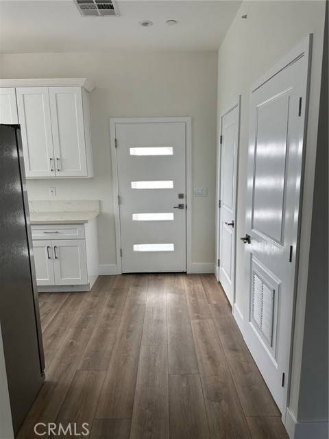North Hollywood, CA 91601,5132 Cahuenga BLD 4