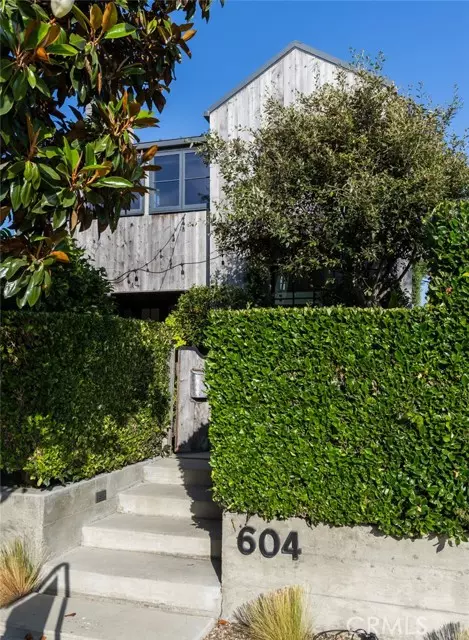 Corona Del Mar, CA 92625,604 Begonia AVE