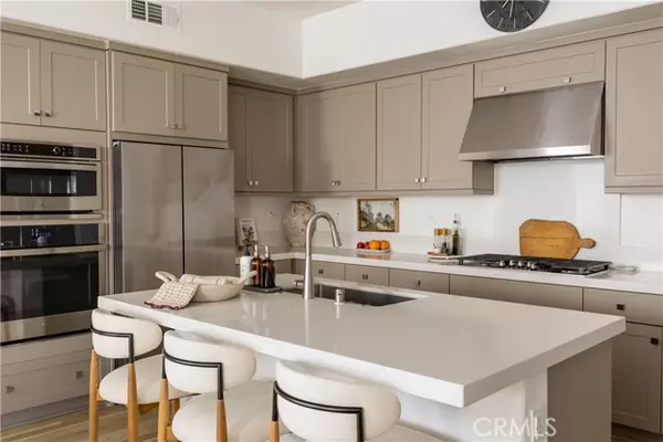 Irvine, CA 92618,147 Sash