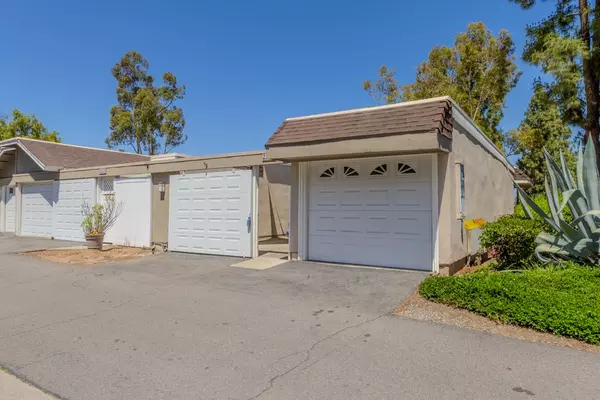 Laguna Hills, CA 92653,23342 Caminito Juanico 304