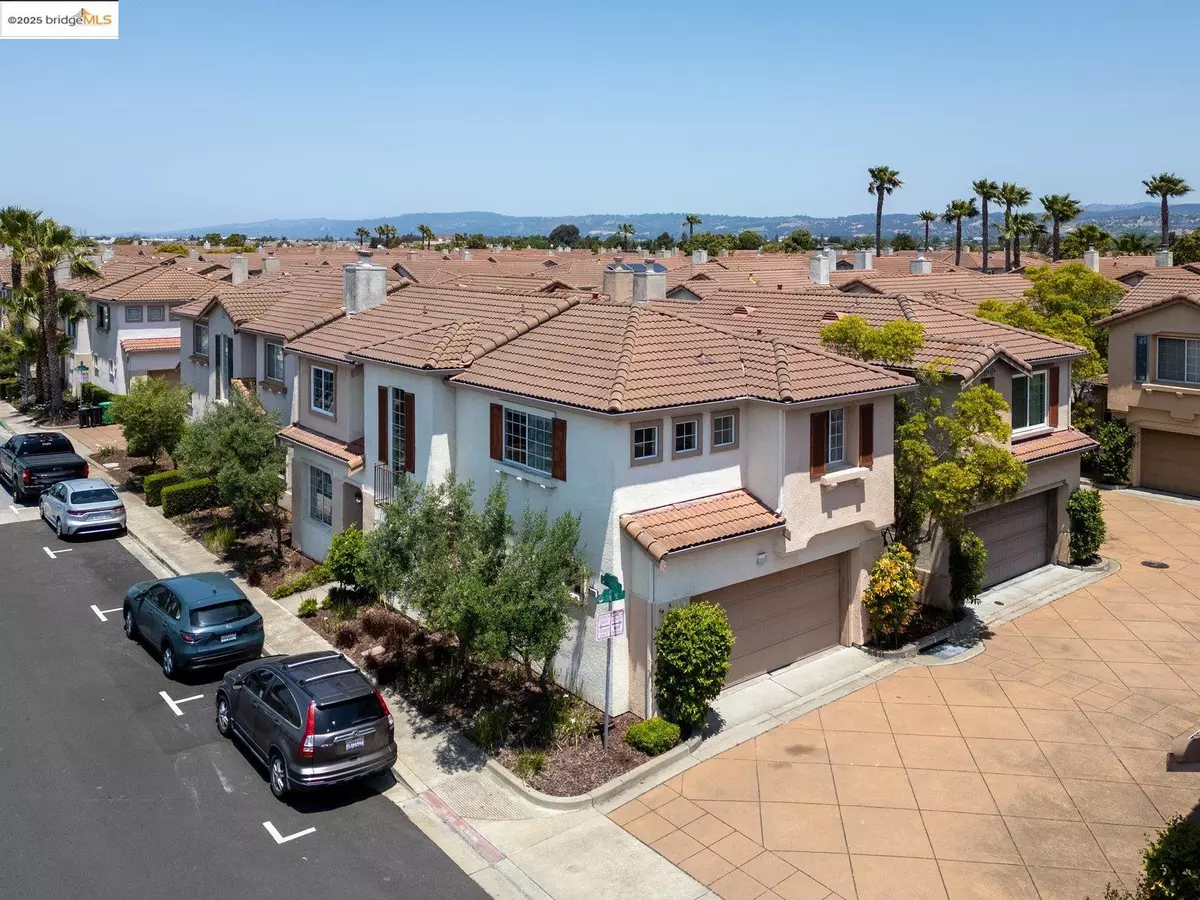 San Leandro, CA 94579,15388 Heron Dr