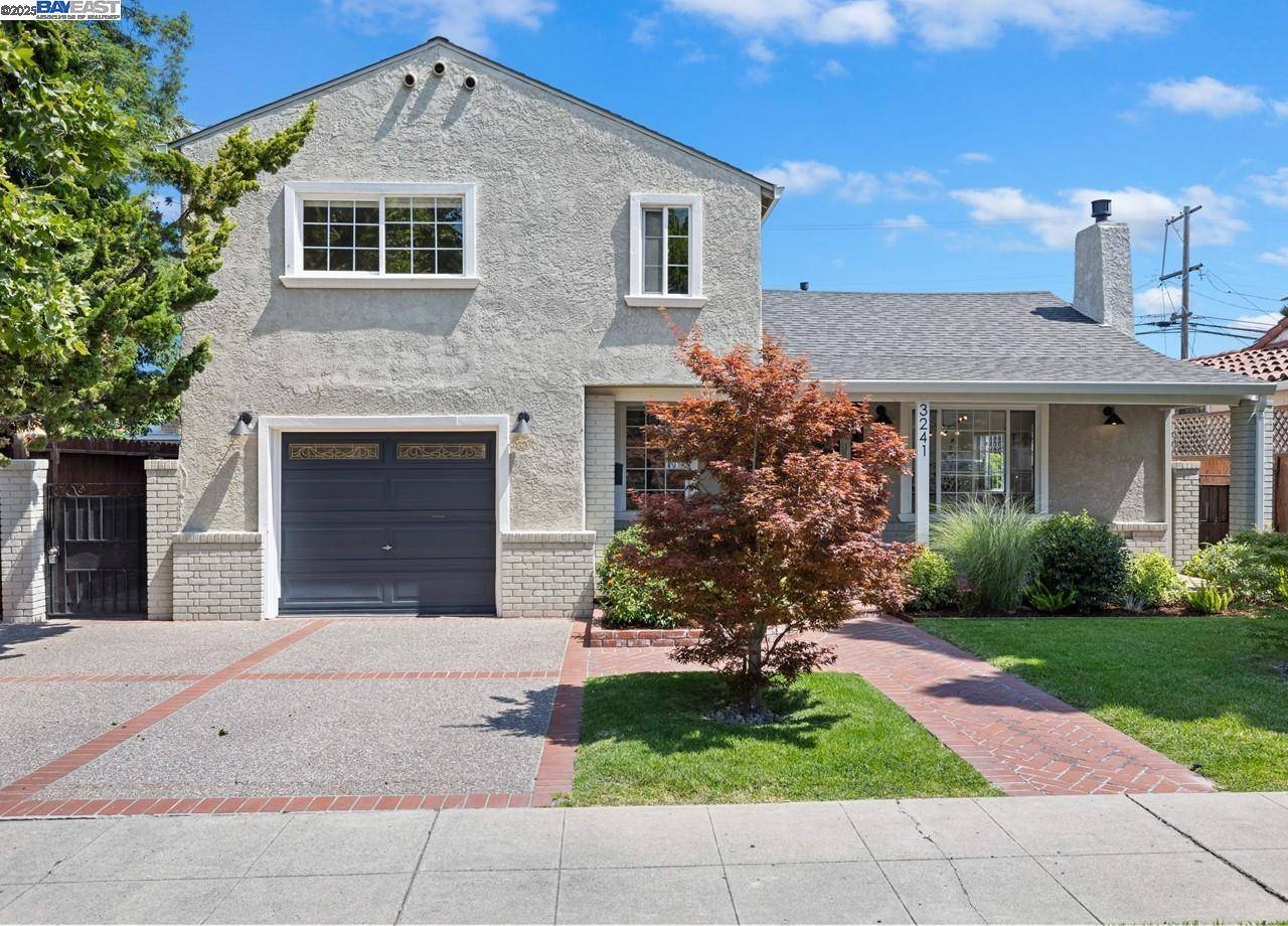 3241 Hoover St, Redwood City, CA 94063
