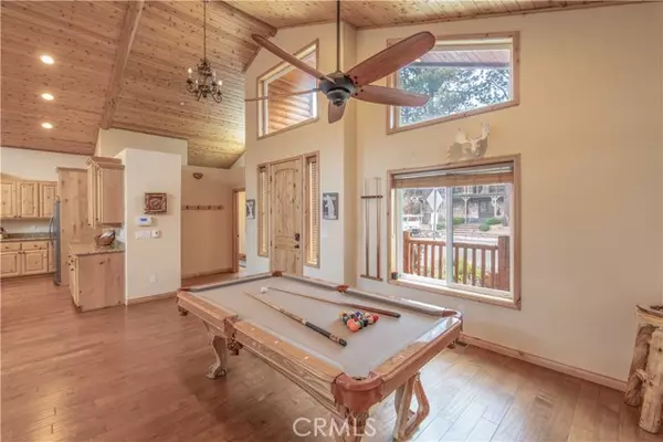 Big Bear Lake, CA 92315,41771 Swan DR