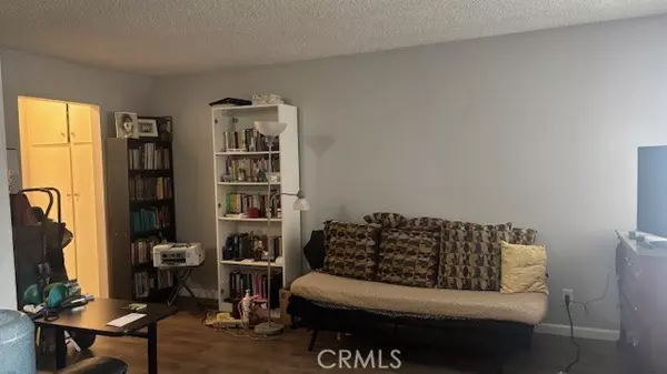 Sylmar, CA 91342,13040 Dronfield AVE 12