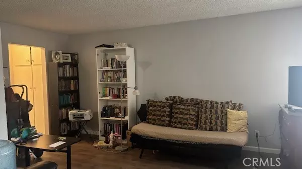 Sylmar, CA 91342,13040 Dronfield AVE 12