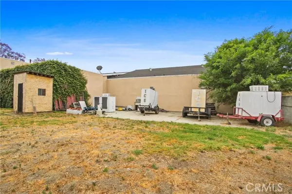 Compton, CA 90220,212 E Spruce ST