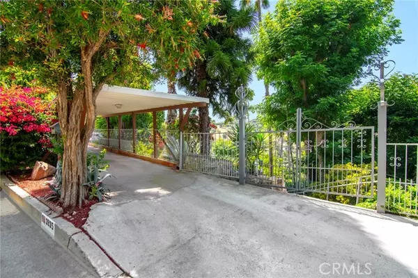 Sherman Oaks, CA 91423,3935 Oakfield DR