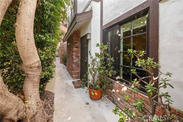 Santa Monica, CA 90404,1418 26th ST 4