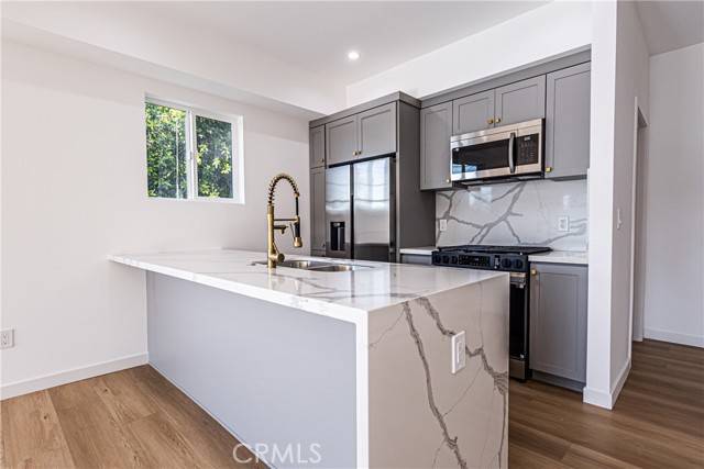 Valley Village, CA 91607,5251 Agnes AVE 2