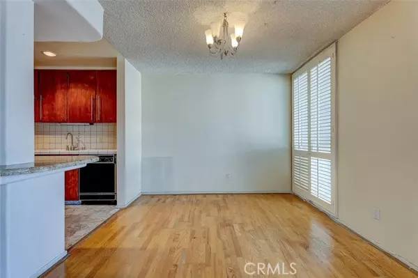 Encino, CA 91316,5454 Zelzah AVE 215