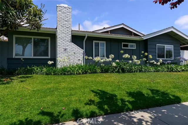 Huntington Beach, CA 92647,17132 Emerald LN