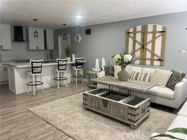 Apple Valley, CA 92307,14726 Osage RD