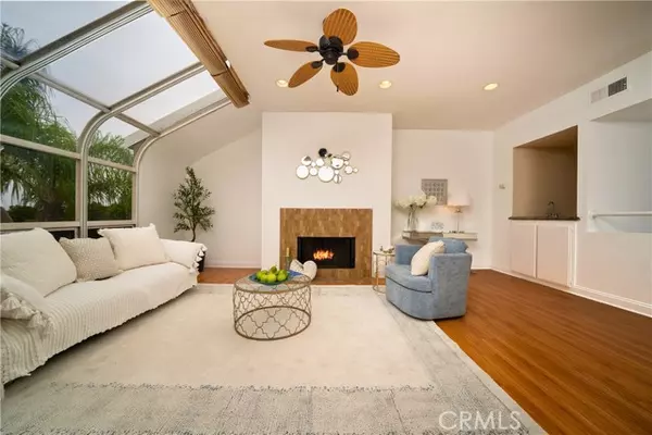 Huntington Beach, CA 92649,16061 Surprise LN