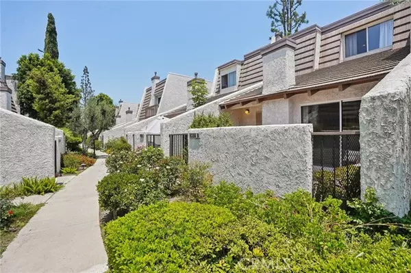 Tarzana, CA 91356,18356 Collins ST B