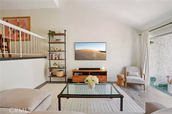 Tarzana, CA 91356,18356 Collins ST B