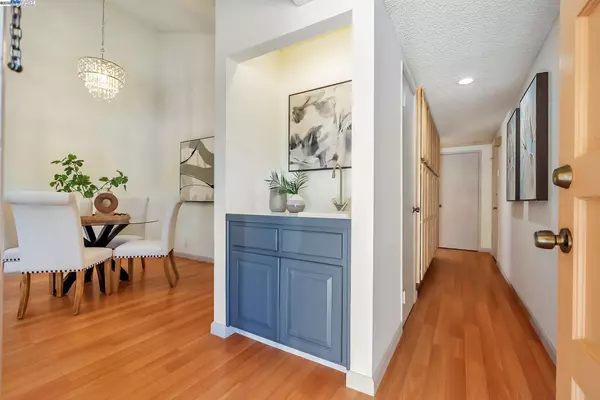 Fremont, CA 94536,37737 Los Arboles Dr