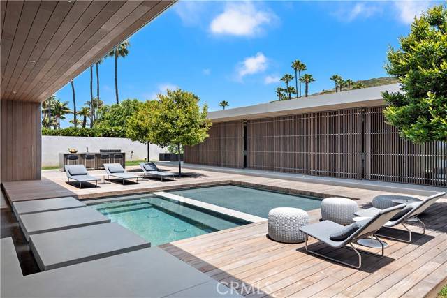 Laguna Beach, CA 92651,2460 Monaco DR