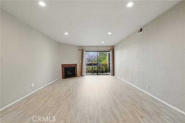 Signal Hill, CA 90755,2001 E 21st ST 235